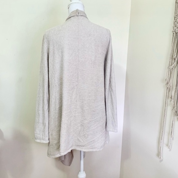 Barefoot Dreams Chic Lite Calypso Wrap in‎ Stone sz L/XL - Picture 3 of 4